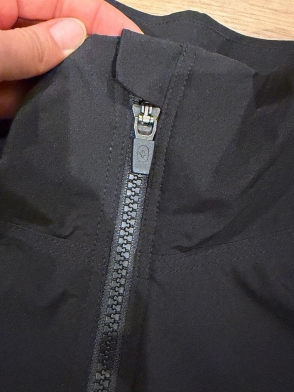 FIGS Women’s Full Zip Lightweight Scrub Jacket Size XS Black - Picture 6 of 10